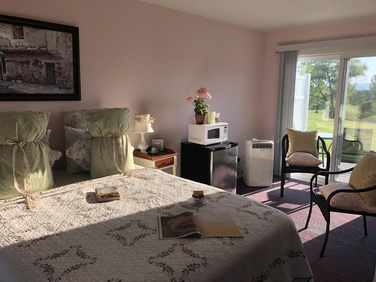 Savannah House Wine Country Inn & Cottages Himrod Exterior foto